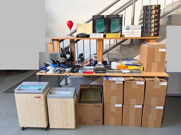 Lot J Büromaterial 01.jpg